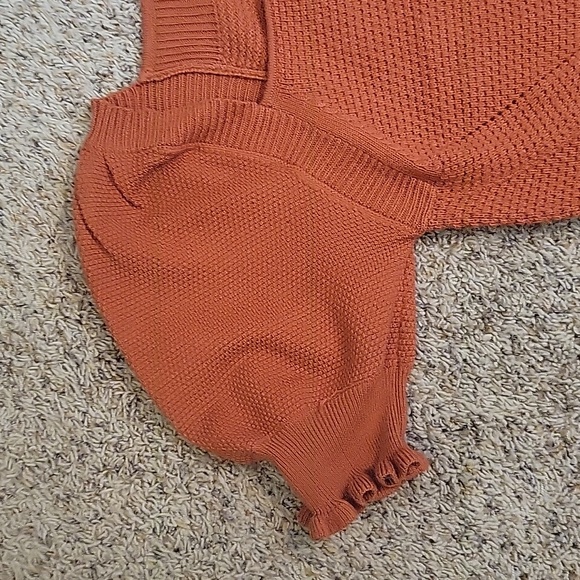 Another Love - short sleeve sweater top - Picture 4 of 5